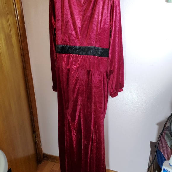 Black and Burgundy Velvet Dress NWOT - Picture 8 of 9